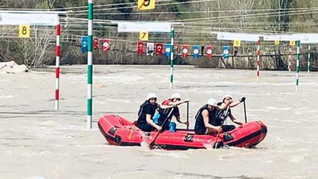 Spor Lisesi Öğrencileri Rafting Milli Takımına Seçildi