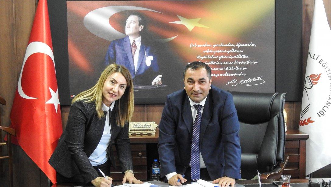 Tunceli İl Milli Eğitim Müdürlüğü ile Tunceli Sosyal Yardımlaşma ve Dayanışma Vakfı Başkanlığı Arasında İşbirliği Protokolü İmzalandı.