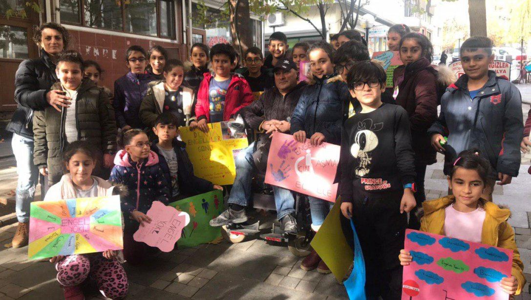 Vali Mehmet Ali Türker  İlkokulu 3/D Sınıfı Öğrencilerinden  Dünya Engelliler Günü Nedeniyle Anlam Dolu Mesajlar