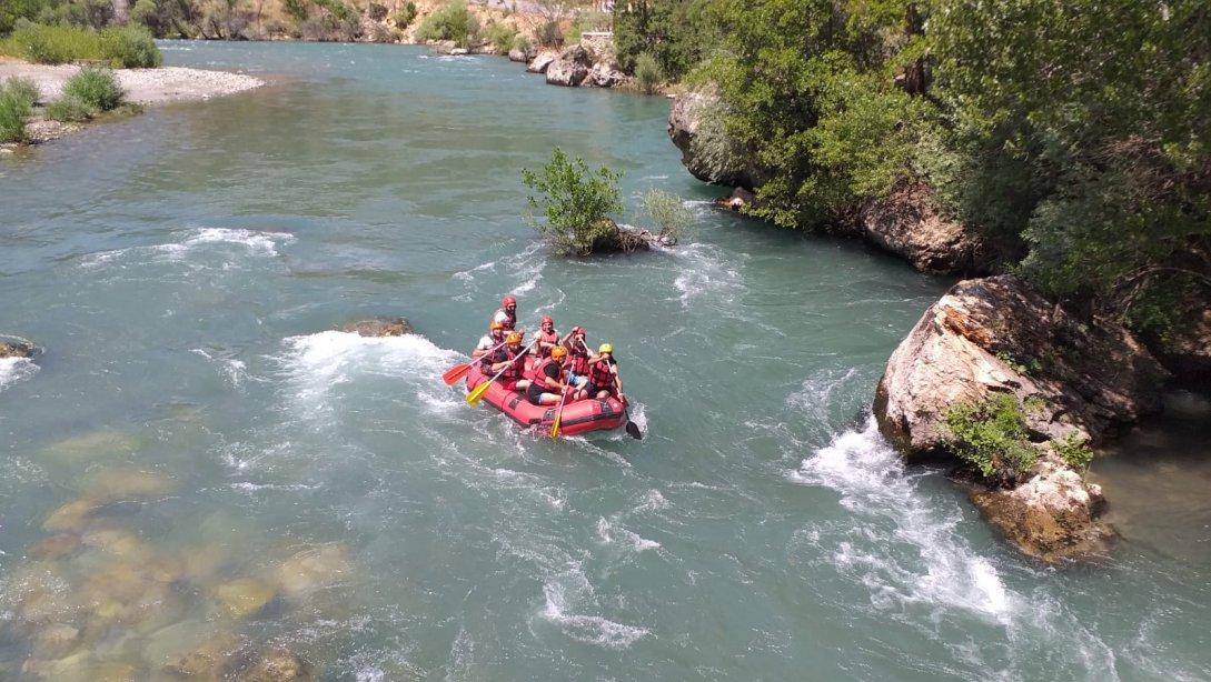 Okul/Kurum Müdürlerimiz  Munzur Nehri'nde Rafting Etkinliğine Katıldı